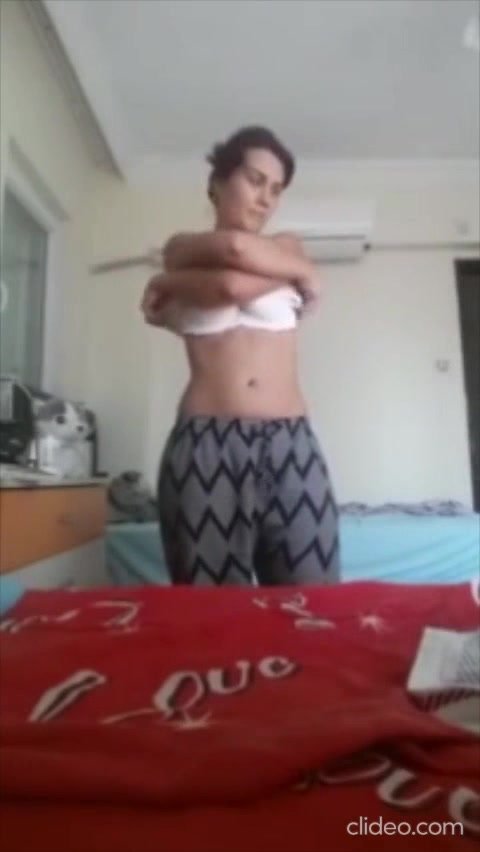 21 yaşlı qız soyunub sevgilisine video atıb. Azeri seks